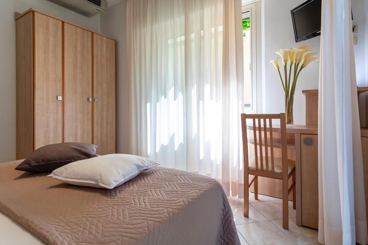 Hotel Mocambo Riccione Dış mekan fotoğraf