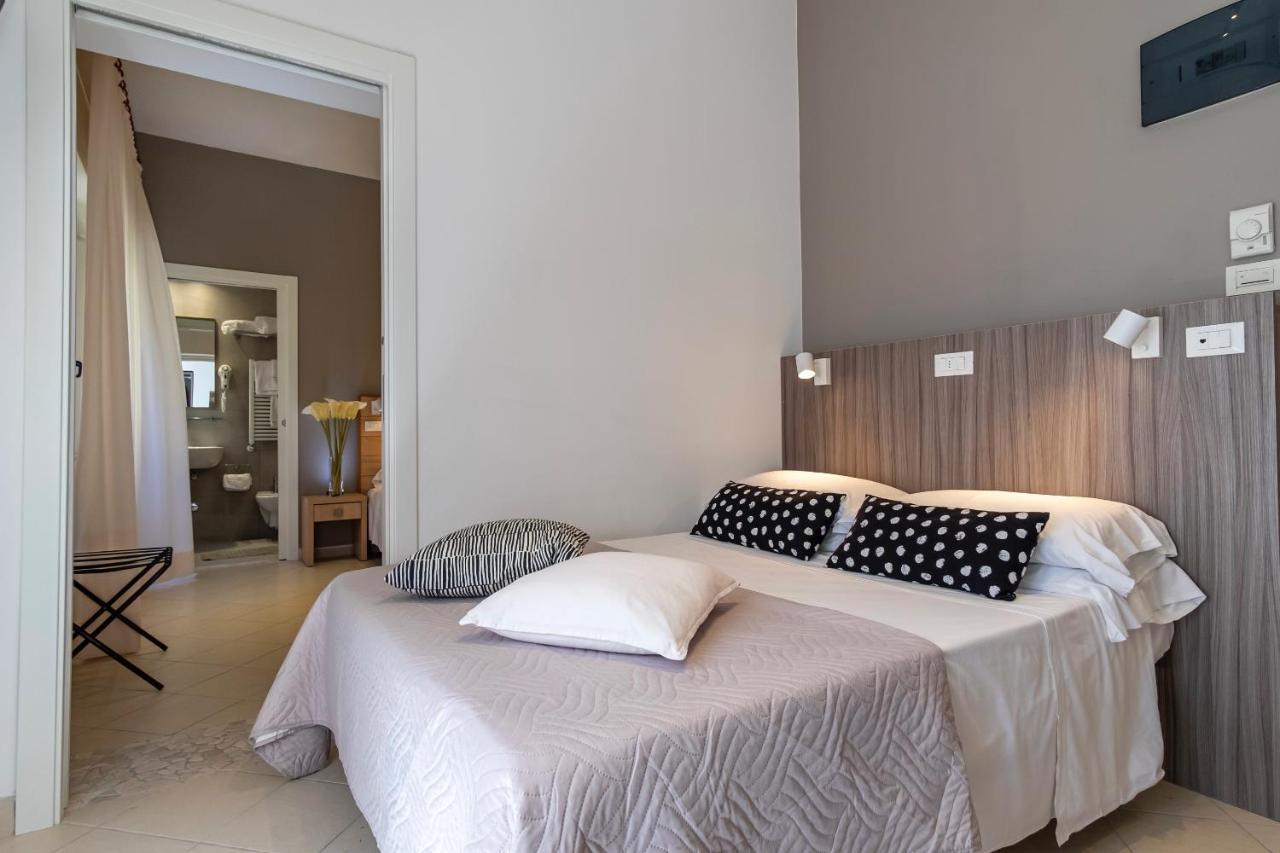 Hotel Mocambo Riccione Dış mekan fotoğraf