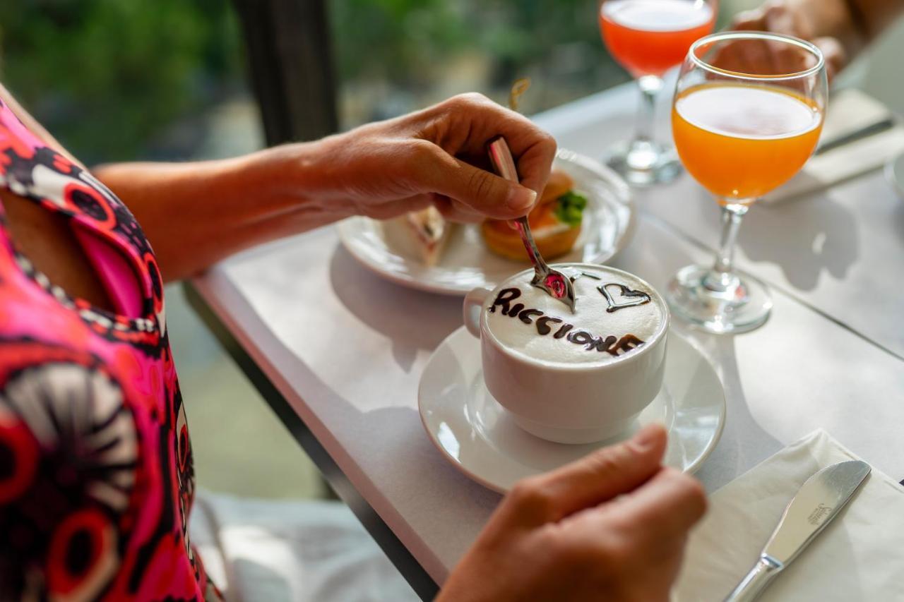 Hotel Mocambo Riccione Dış mekan fotoğraf