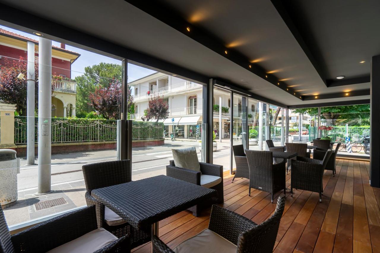 Hotel Mocambo Riccione Dış mekan fotoğraf
