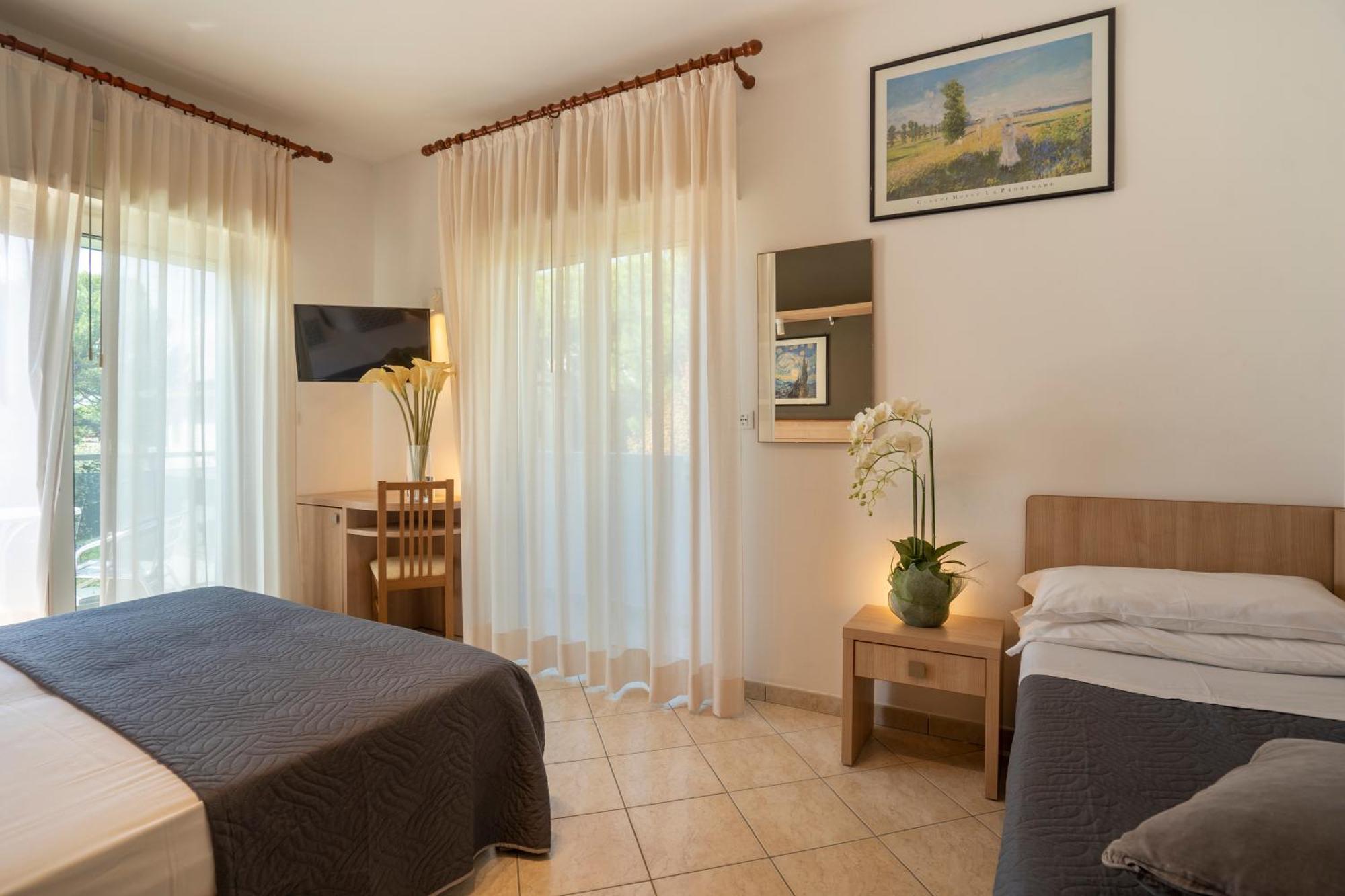 Hotel Mocambo Riccione Dış mekan fotoğraf