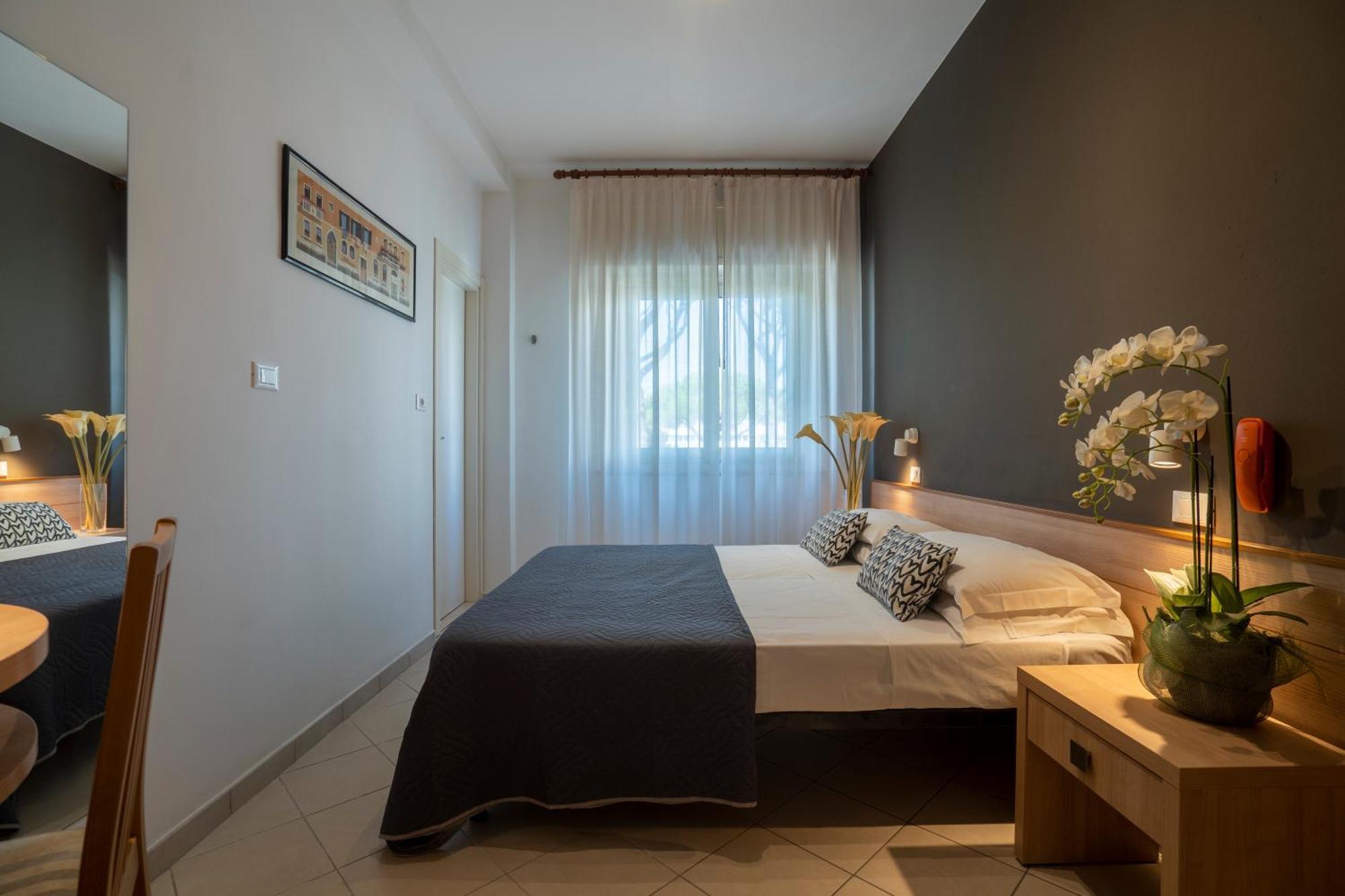 Hotel Mocambo Riccione Dış mekan fotoğraf