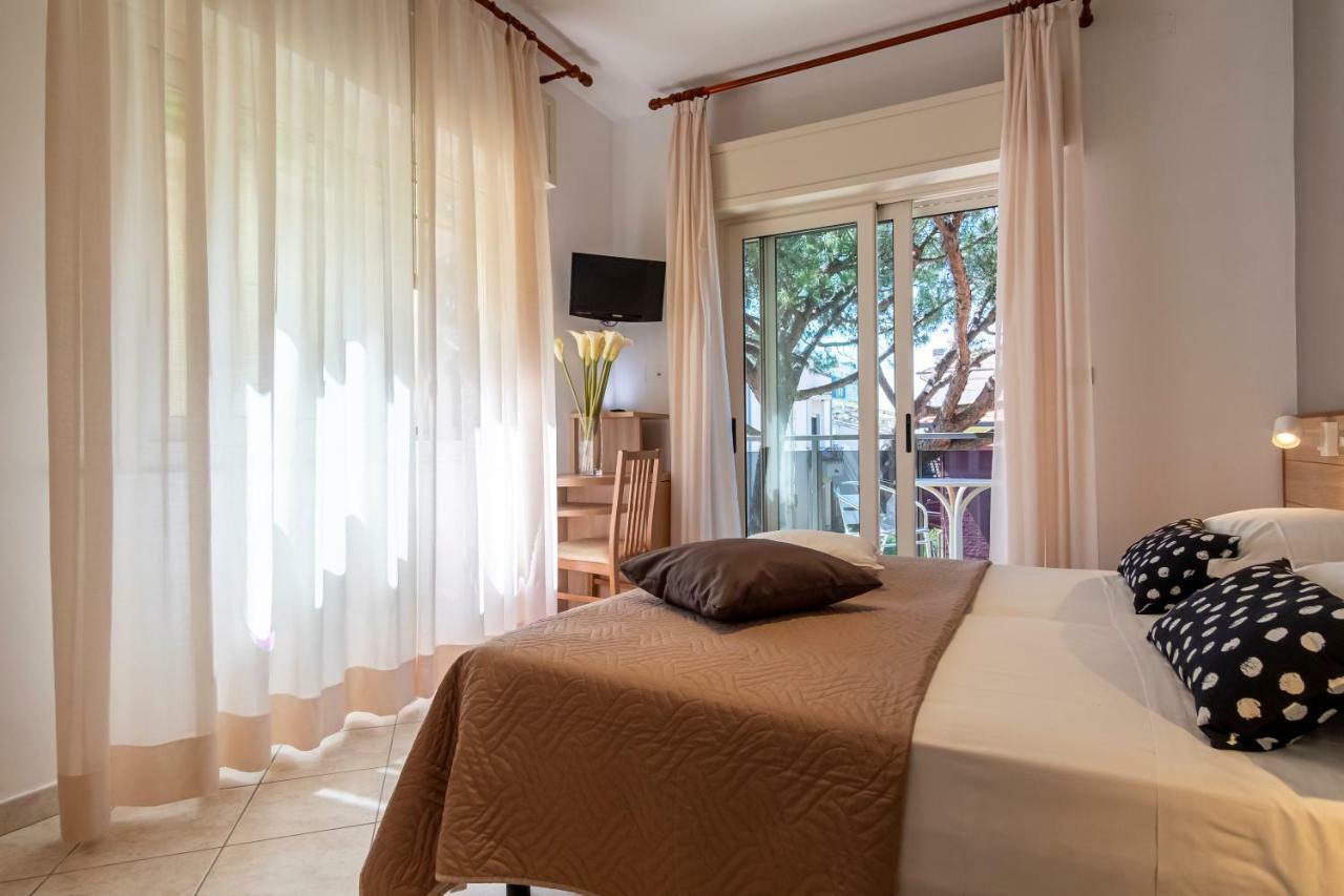 Hotel Mocambo Riccione Dış mekan fotoğraf